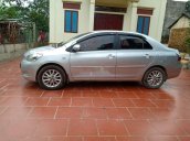 Cần bán lại xe Toyota Vios MT năm 2011, màu bạc xe gia đình