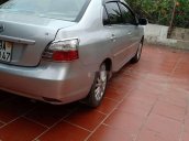 Cần bán lại xe Toyota Vios MT năm 2011, màu bạc xe gia đình