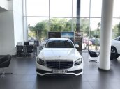 Cần bán xe Mercedes E200 đời 2019, màu trắng chính hãng bảo hành 3 năm và tặng bảo hiểm 1 năm. LH 0908299829