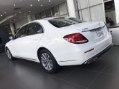 Cần bán xe Mercedes E200 đời 2019, màu trắng chính hãng bảo hành 3 năm và tặng bảo hiểm 1 năm. LH 0908299829