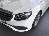 Cần bán xe Mercedes E200 đời 2019, màu trắng chính hãng bảo hành 3 năm và tặng bảo hiểm 1 năm. LH 0908299829