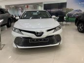 Cần bán Toyota Camry 2.5Q năm 2019, màu trắng, xe nhập