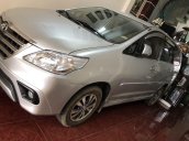 Cần bán gấp Toyota Innova E sản xuất năm 2015, màu bạc, giá tốt