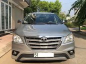 Cần bán xe Toyota Innova 2.0E đời 2015, màu bạc, xe gia đình