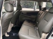 Cần bán xe Toyota Innova 2.0E đời 2015, màu bạc, xe gia đình