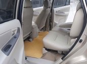 Cần bán gấp Toyota Innova sản xuất năm 2014, màu vàng, số sàn