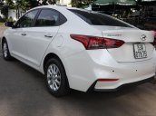 Bán Hyundai Accent 1.4MT màu trắng camay, bản gia đình sản xuất 2019 đi 6700km mới 99%