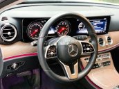 Bán Mercedes E200 sản xuất 2019, màu trắng