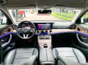 Bán Mercedes E200 sản xuất 2019, màu trắng