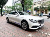 Bán Mercedes E200 sản xuất 2019, màu trắng