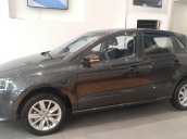 (VW Sài Gòn) Polo Hatchback màu xám ghi, nội thất da. Xe giao ngay + hỗ trợ vay 90%