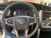 Bán Toyota Innova đời 2017, màu xám, giá tốt