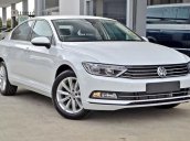 Bán xe Volkswagen Passat BlueMotion High đời 2019, màu trắng, nhập khẩu nguyên chiếc