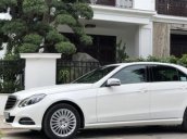 Bán xe Mercedes E200 2015, đời chót, lazang đa chấu, màu trắng