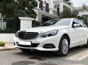 Bán xe Mercedes E200 2015, đời chót, lazang đa chấu, màu trắng