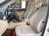 Cần bán Mercedes GLC 250 4Matic sản xuất 2016, màu trắng