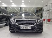 Xe Mercedes S600 đời 2016, màu đen như mới