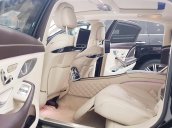 Xe Mercedes S600 đời 2016, màu đen như mới