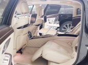 Xe Mercedes S600 đời 2016, màu đen như mới