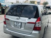 Bán Toyota Innova 2.0E MT năm sản xuất 2016, màu bạc xe gia đình, giá chỉ 549 triệu