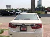 Bán Toyota Camry năm sản xuất 2014, màu trắng, giá 740tr