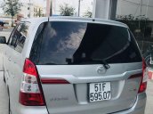 Bán Toyota Innova 2.0E MT năm sản xuất 2016, màu bạc xe gia đình, giá chỉ 549 triệu