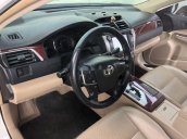 Bán Toyota Camry năm sản xuất 2014, màu trắng, giá 740tr