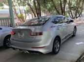 Xe Hyundai Elantra đời 2017, màu bạc