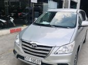 Bán Toyota Innova 2.0E MT năm sản xuất 2016, màu bạc xe gia đình, giá chỉ 549 triệu