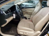 Bán Toyota Camry 2.0E sản xuất năm 2019, màu đen còn mới