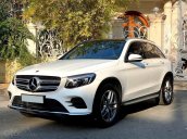 Xe Chính Chủ Bán Mercedes 300 4Matic AMG 2019 fulloptions, màu trắng nội thất nâu da bò