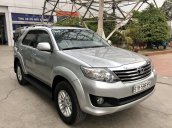 Toyota Fortuner 2.7V AT 2012, số tự động 01 cầu, xe bán tại hãng