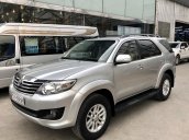 Toyota Fortuner 2.7V AT 2012, số tự động 01 cầu, xe bán tại hãng