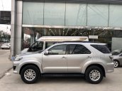 Toyota Fortuner 2.7V AT 2012, số tự động 01 cầu, xe bán tại hãng