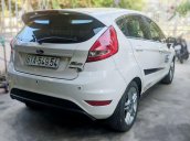 Xe Ford Fiesta 1.6 AT năm 2011, màu trắng