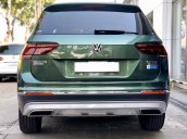 (VW Sài Gòn) Tiguan Allspace sơn lại theo ý khách hàng, màu xanh lục độc lạ, xe sơn ngay + vay 90% + phí trước bạ