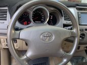 Cần bán Toyota Fortuner 2010 2.5G, số sàn, máy dầu, màu bạc