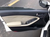 Cần bán xe Kia Cerato AT đời 2018, màu trắng số tự động, 550tr