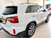 Cần bán gấp Kia Sorento sản xuất 2014, màu trắng, giá 570tr