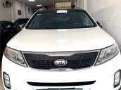 Cần bán gấp Kia Sorento sản xuất 2014, màu trắng, giá 570tr