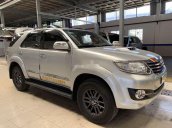 Cần bán xe Toyota Fortuner G 2.5MT năm sản xuất 2016, màu bạc số sàn