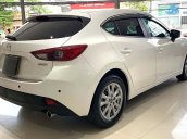 Bán xe Mazda 3 sản xuất 2015, màu trắng số tự động