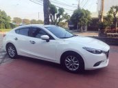 Bán xe Mazda 3 sản xuất năm 2018, màu trắng, nhập khẩu xe gia đình