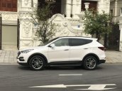 Cần bán gấp Hyundai Santa Fe 4WD AT đời 2017, màu trắng số tự động
