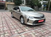 Bán ô tô Toyota Camry AT năm 2016 giá cạnh tranh