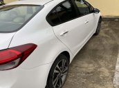 Cần bán xe Kia Cerato 1.6 MT sản xuất 2018, màu trắng chính chủ