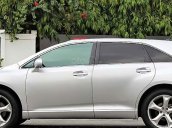 Bán Toyota Venza 3.5 đời 2009, màu bạc, nhập khẩu xe gia đình giá cạnh tranh