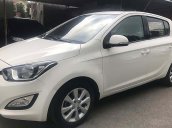 Cần bán Hyundai i20 1.4 AT đời 2013, màu trắng, nhập khẩu xe gia đình