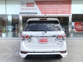 Bán Toyota Fortuner 2.7V 4x2 AT TRD 2015 trắng 48.000km, xe của gia đình