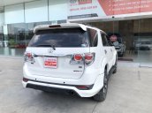 Bán Toyota Fortuner 2.7V 4x2 AT TRD 2015 trắng 48.000km, xe của gia đình